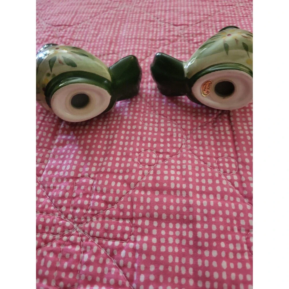 Pair of Ceramic Bird Salt and Pepper Shakers